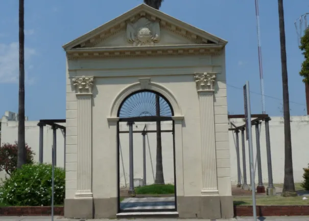 Estructura de puerta