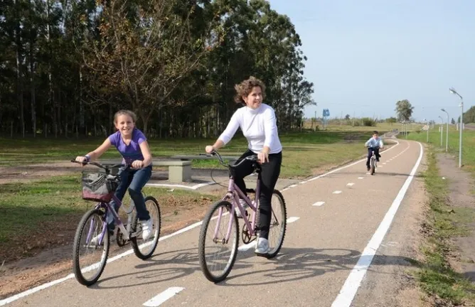 Personas en bicicleta